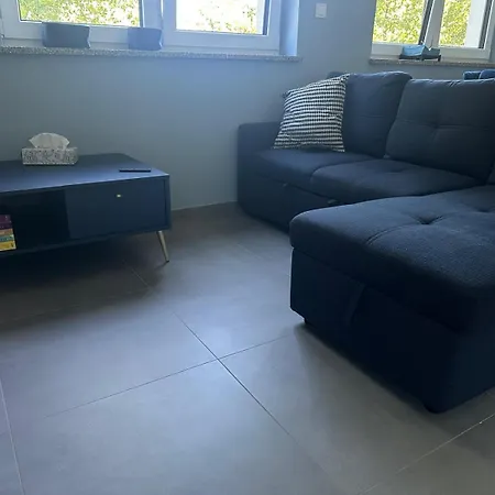 Daisy Apartment